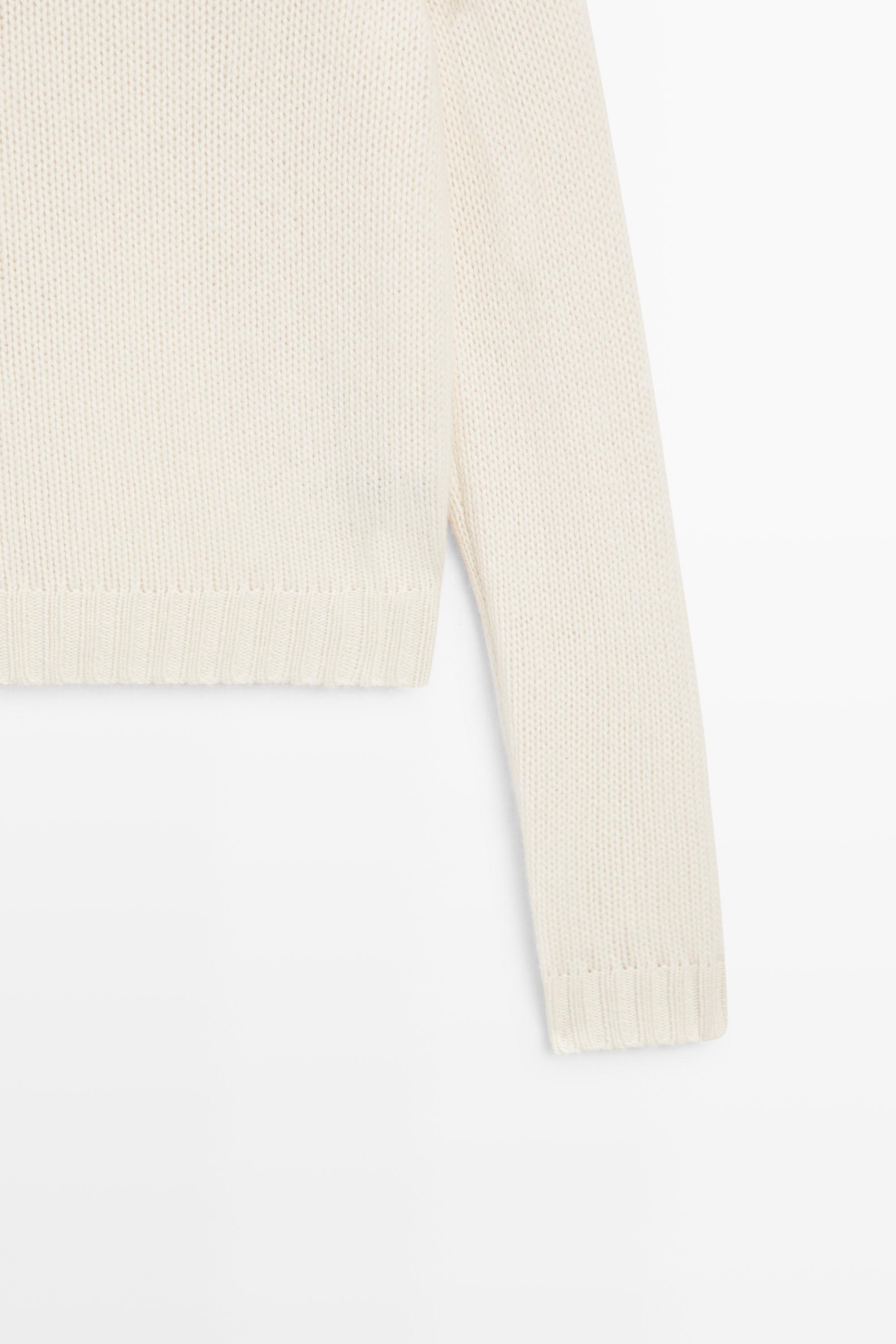100% cashmere cropped knit sweater